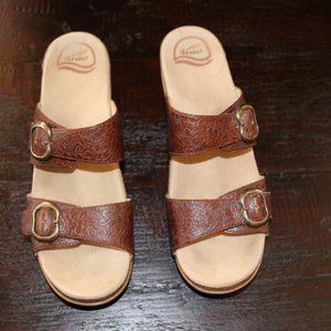 Dansko 2 strap clog sandals size 41